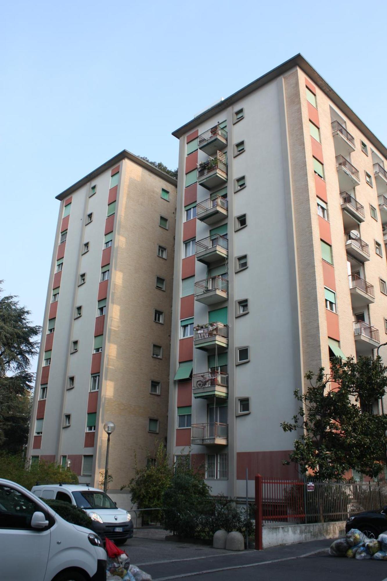 Elegante Appartamento Trilocale Milão Exterior foto